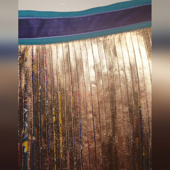 Maeve Elegant Gold and Floral Pleated Skirt - Picture 4 of 5